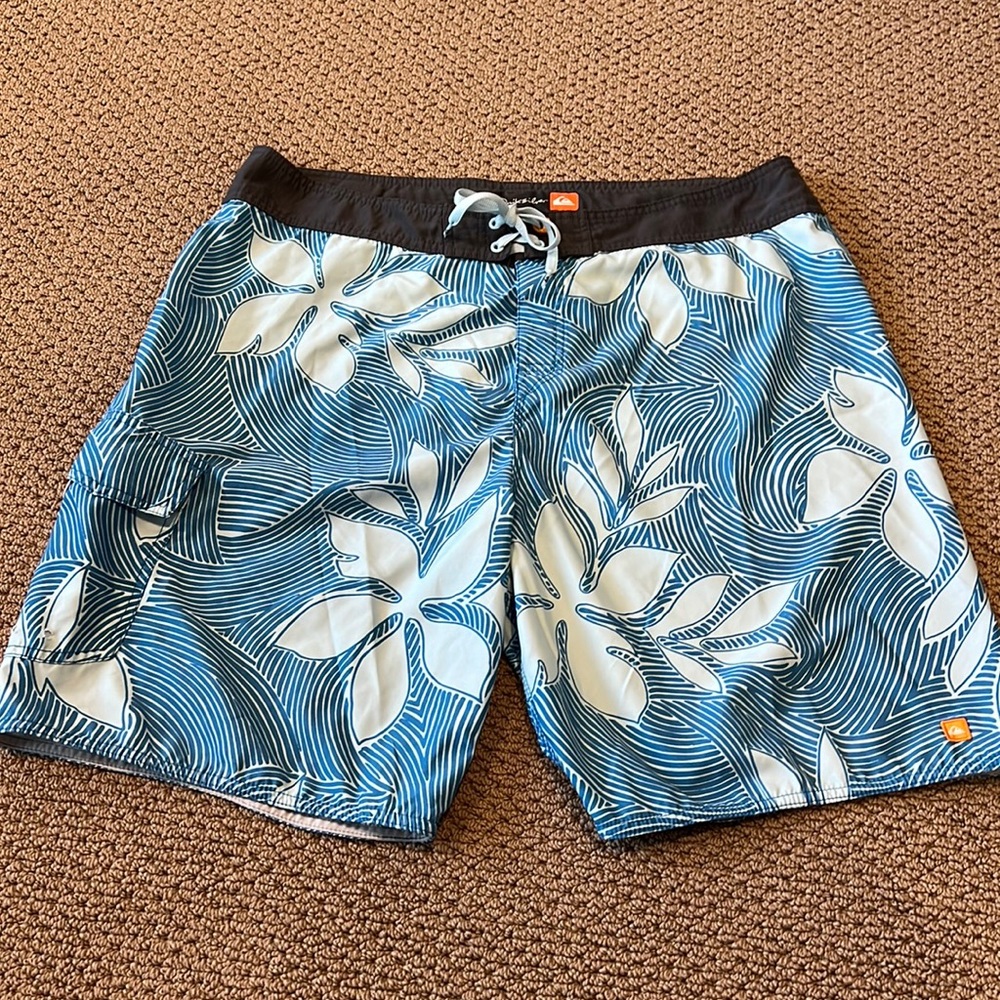 Quiksilver Blue White Floral Swim Board Shorts